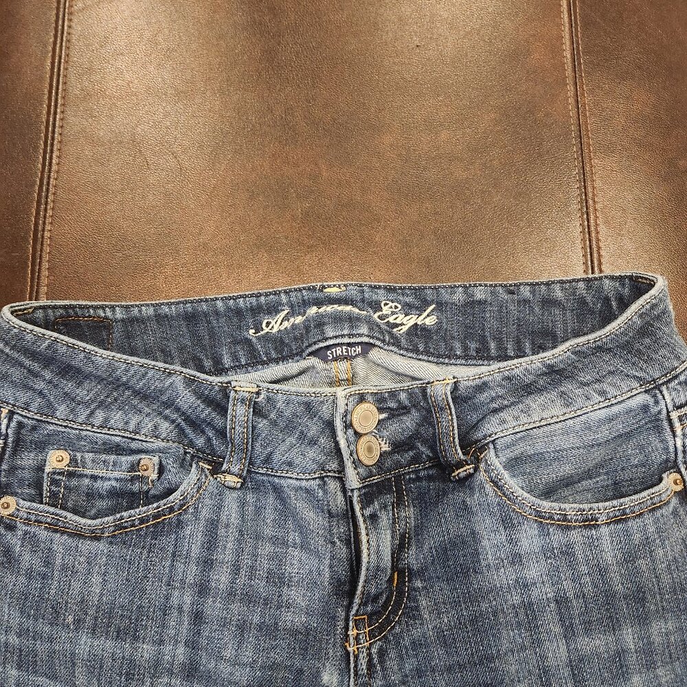 Size 2 American Eagle Jeans - Picture 2 of 6
